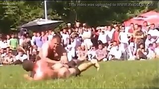Turkish wrestler loses his kispet (pants)