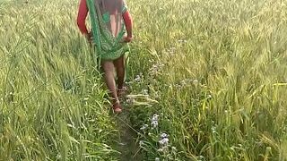 Indian Village Bhabhi Fucking Outdoor Intercourse In Hindi