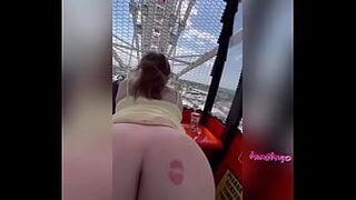 Hoe get fucks in outside on the Ferris wheel