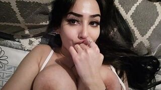 Neyla Kim Beauté Orientale gros seins brune sexe beurette Egyptienne porngirl