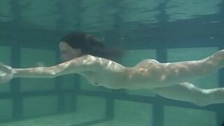 New girl on underwatershow