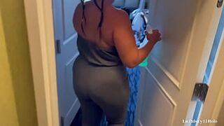 Colombian housekeeper tricked to clean room and suck cock! La Paisa  gets cream pie