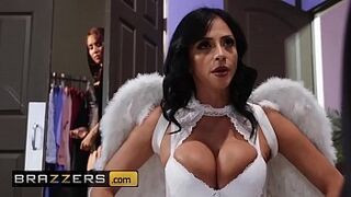 Pretty And Mean - (Ariella Ferrera, Isis Intimacy) - stepmother Witches Part one - Brazzers