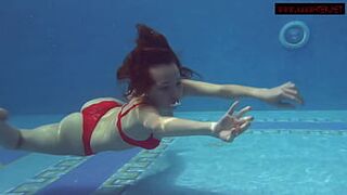 Darkis enormous boobs beauty queen Mia Ferrari swims in the pool
