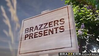 Brazzers - Milfs Like it Large - Pervert In The Park scene starring Alexis Fawx Romi Rain and Keiran L