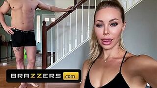 Amazing Hot (Nicole Aniston) Is Working Out And Gets Banged - Brazzers